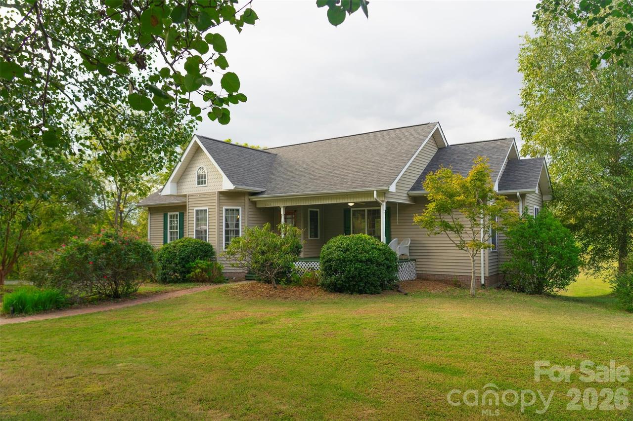 155 4th Ave., Catawba, NC 28609