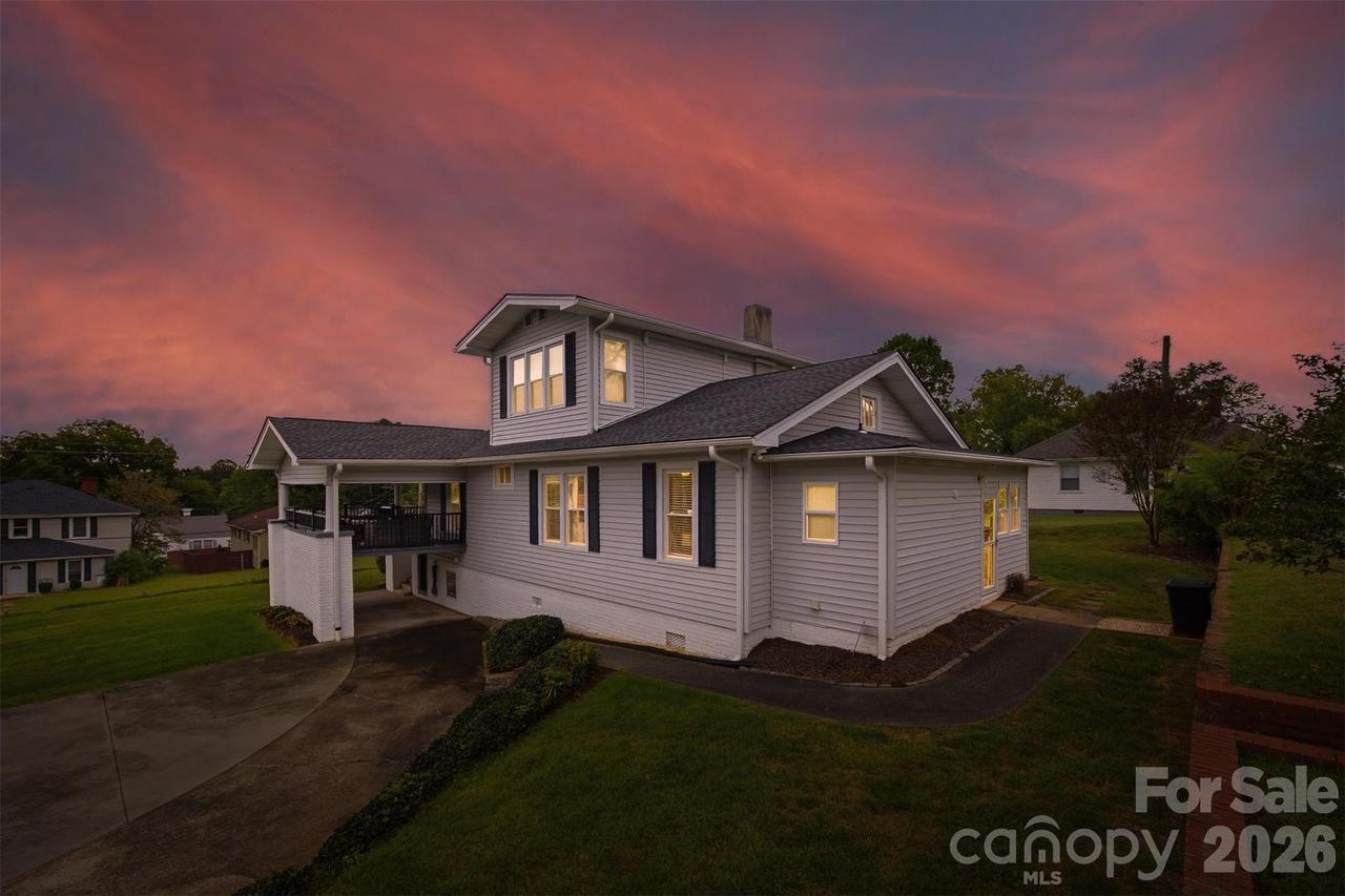 110 Burkemont Ave., Morganton, NC 28655