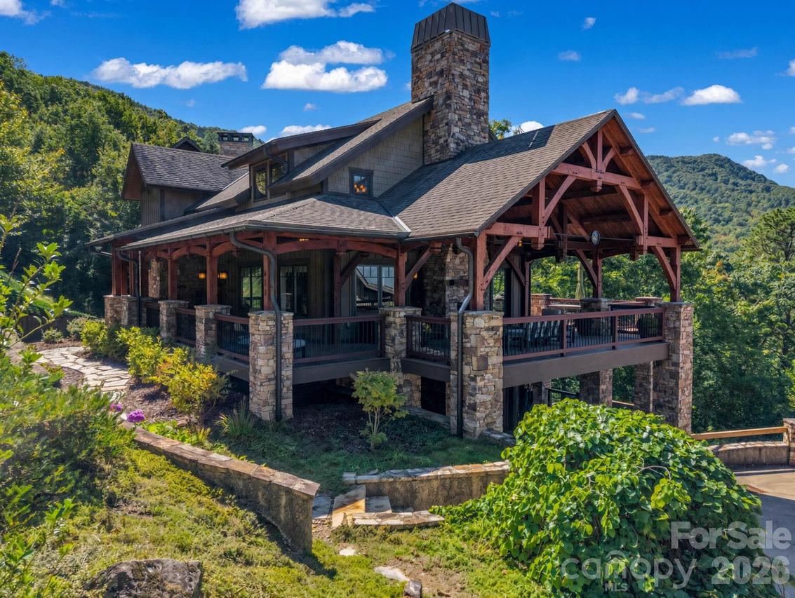 140 Settings Blvd., Black Mountain, NC 28711