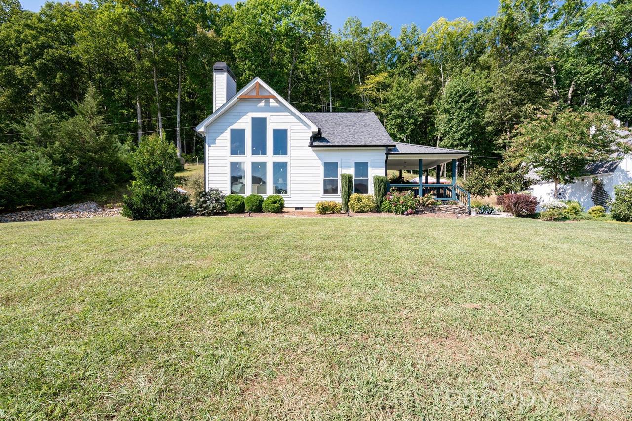 658 Pleasant Grove Church Rd., Hendersonville, NC 28739