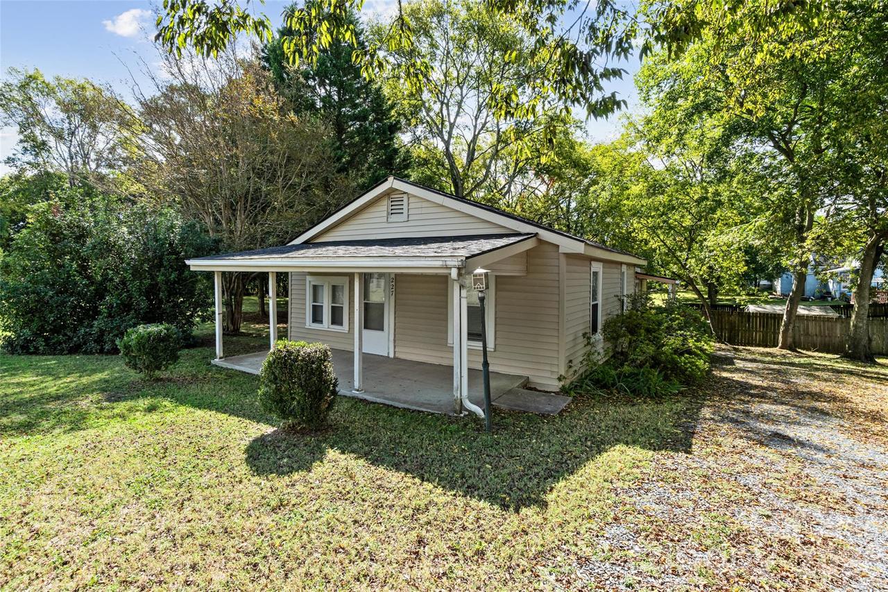 227 Lowry St., Pineville, NC 28134