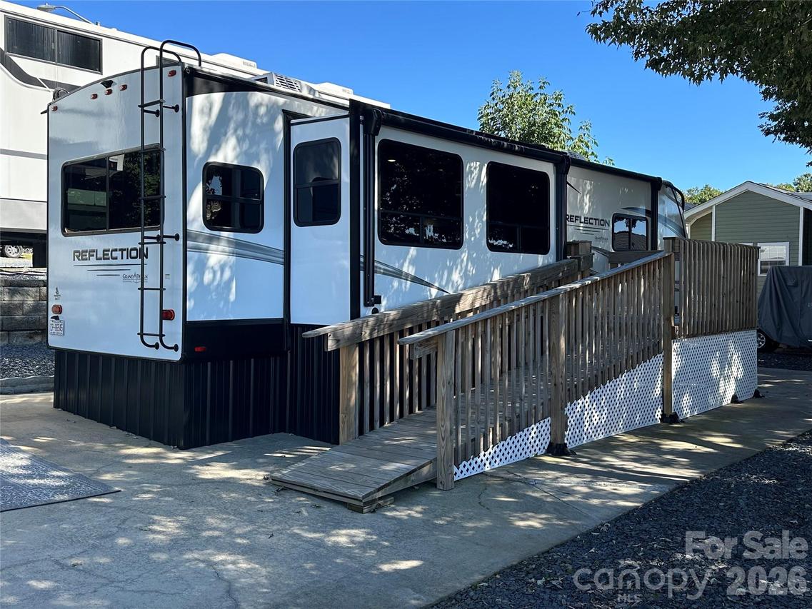 103 Brit Ln. #B116, New London, NC 28127