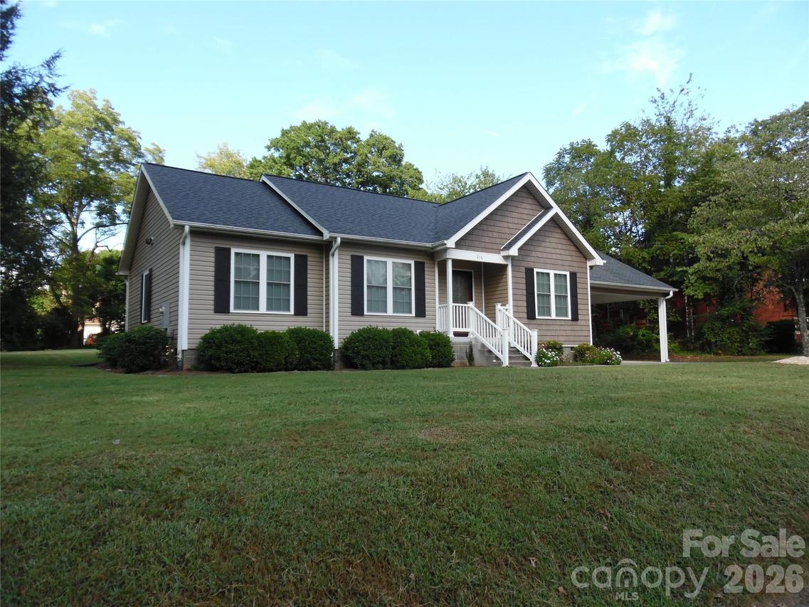 216 W 7th St., Newton, NC 28658
