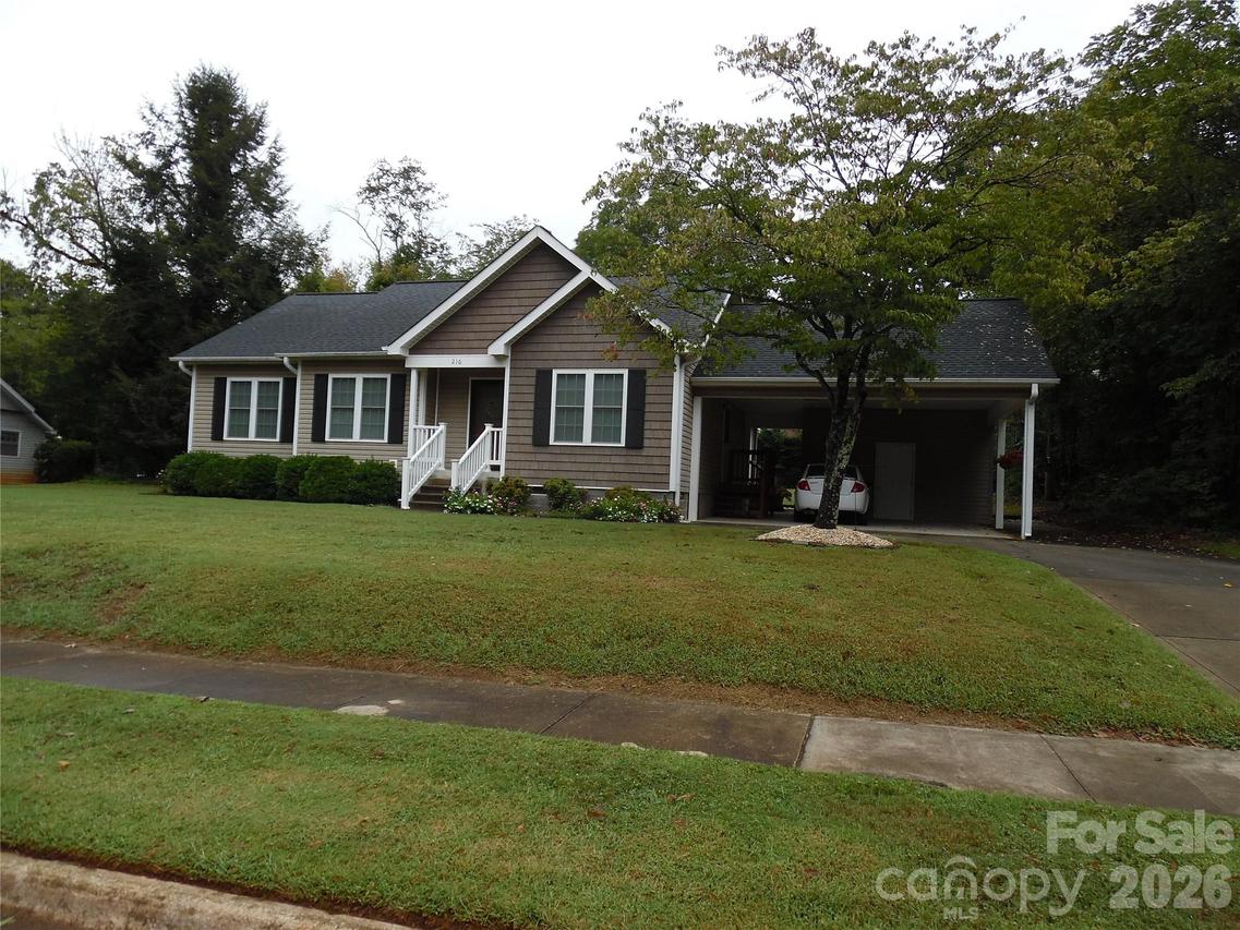 216 W 7th St., Newton, NC 28658