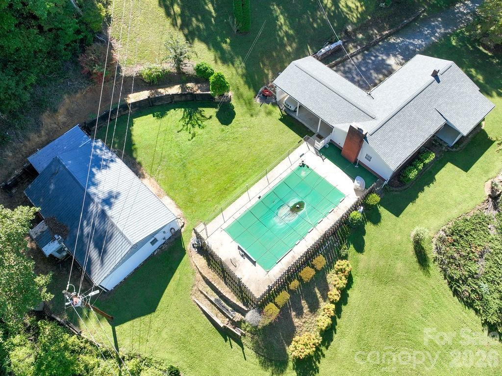 709 Berry Pl., Lenoir, NC 28645
