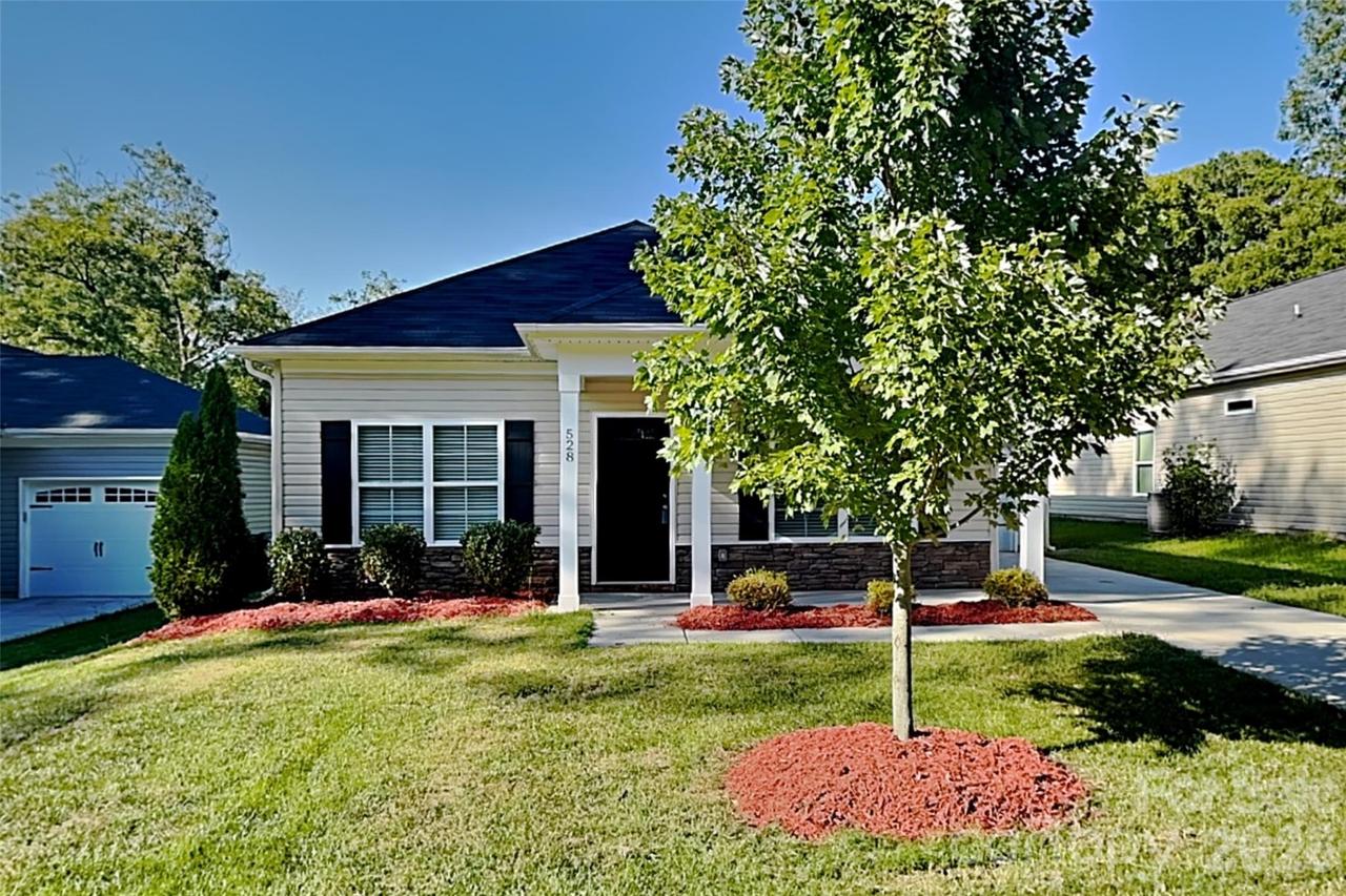 528 Cabarrus Ave., Mooresville, NC 28115