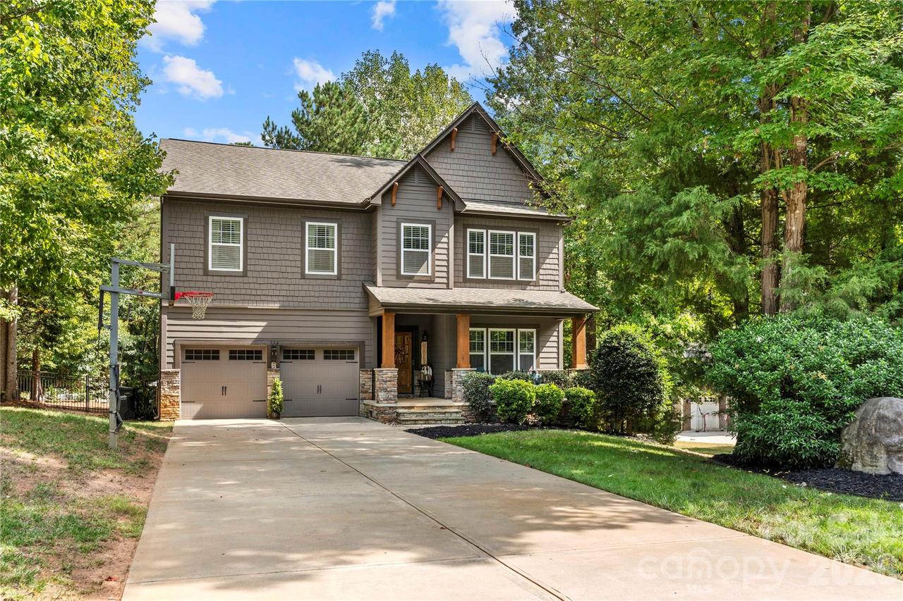 1324 Huntcliff Dr., Waxhaw, NC 28173