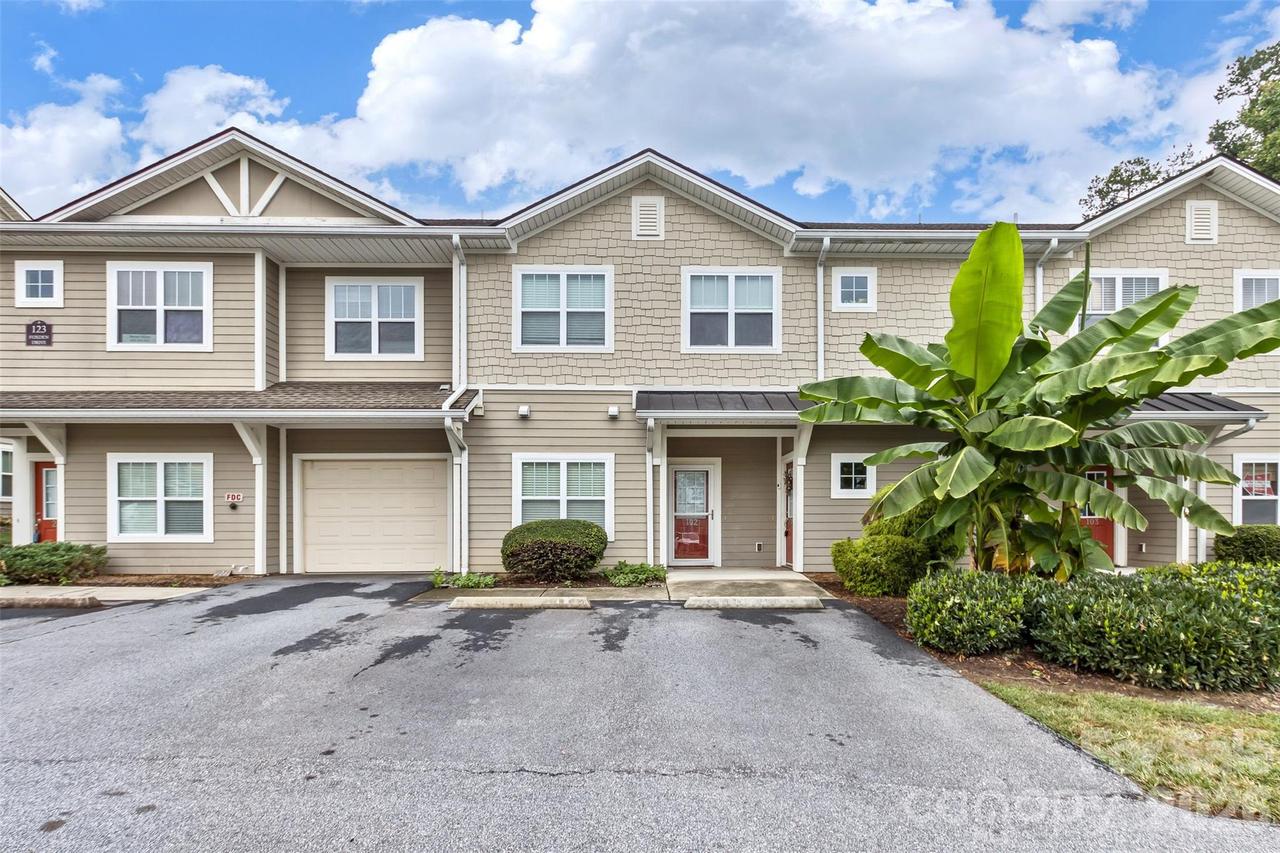123 Foxden Dr. #102, Fletcher, NC 28732