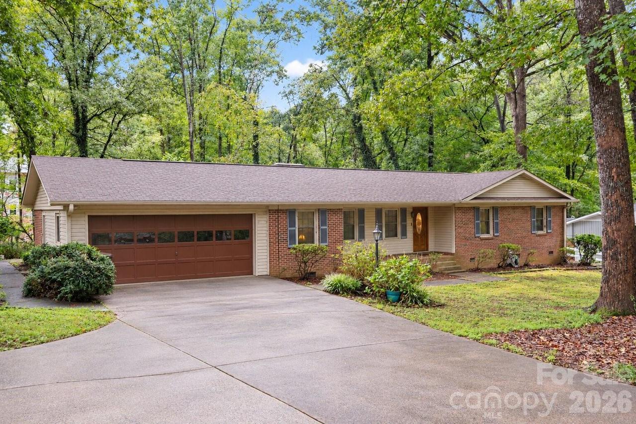 2604 Shearer Dr., Statesville, NC 28625