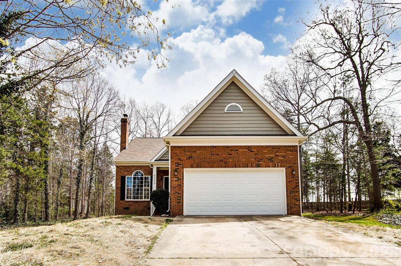8224 Hunley Ridge Rd., Matthews, NC 28104
