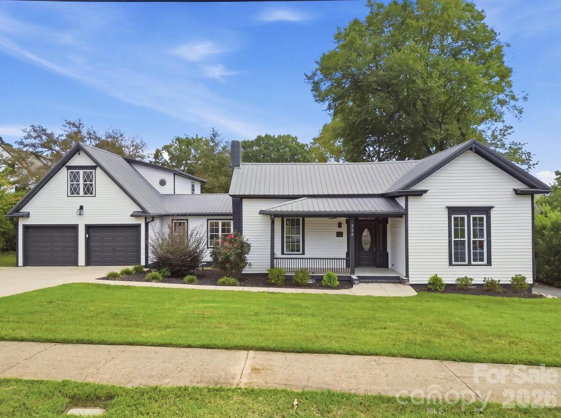 315 S Main St., Davidson, NC 28036