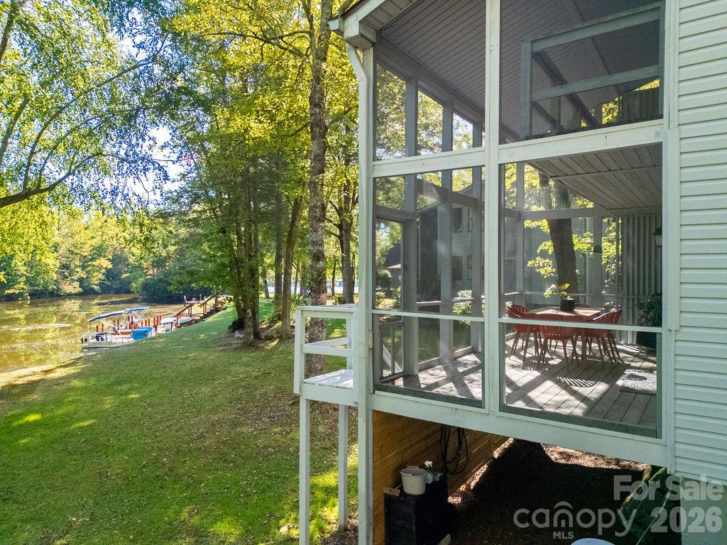 33 Lakeside Villas Dr., Brevard, NC 28712