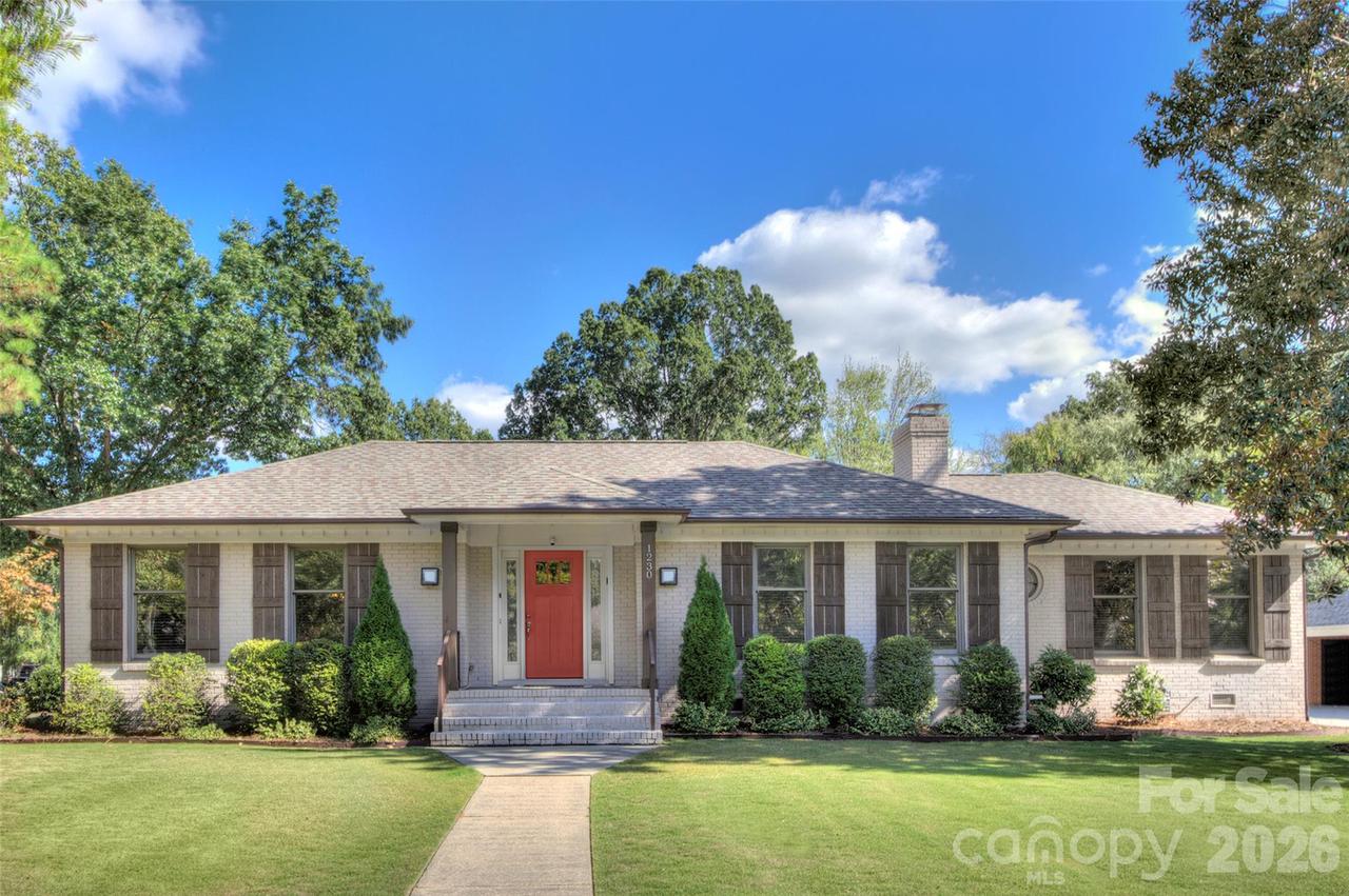 1230 Redcoat Dr., Charlotte, NC 28211