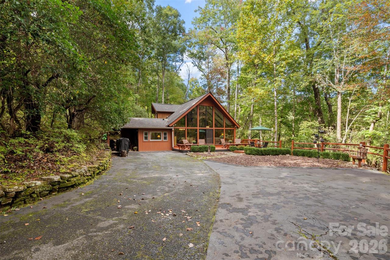 239 Cheulah Rd., Brevard, NC 28712