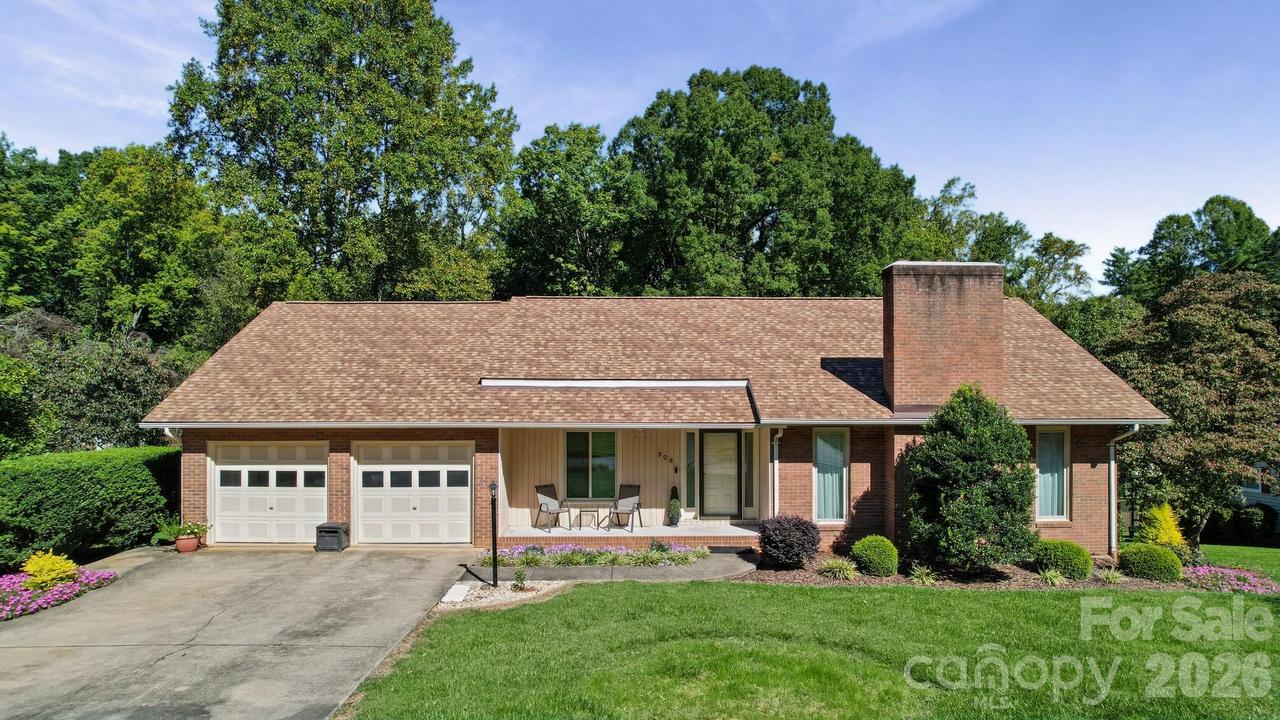 306 Starmount Dr., Statesville, NC 28677
