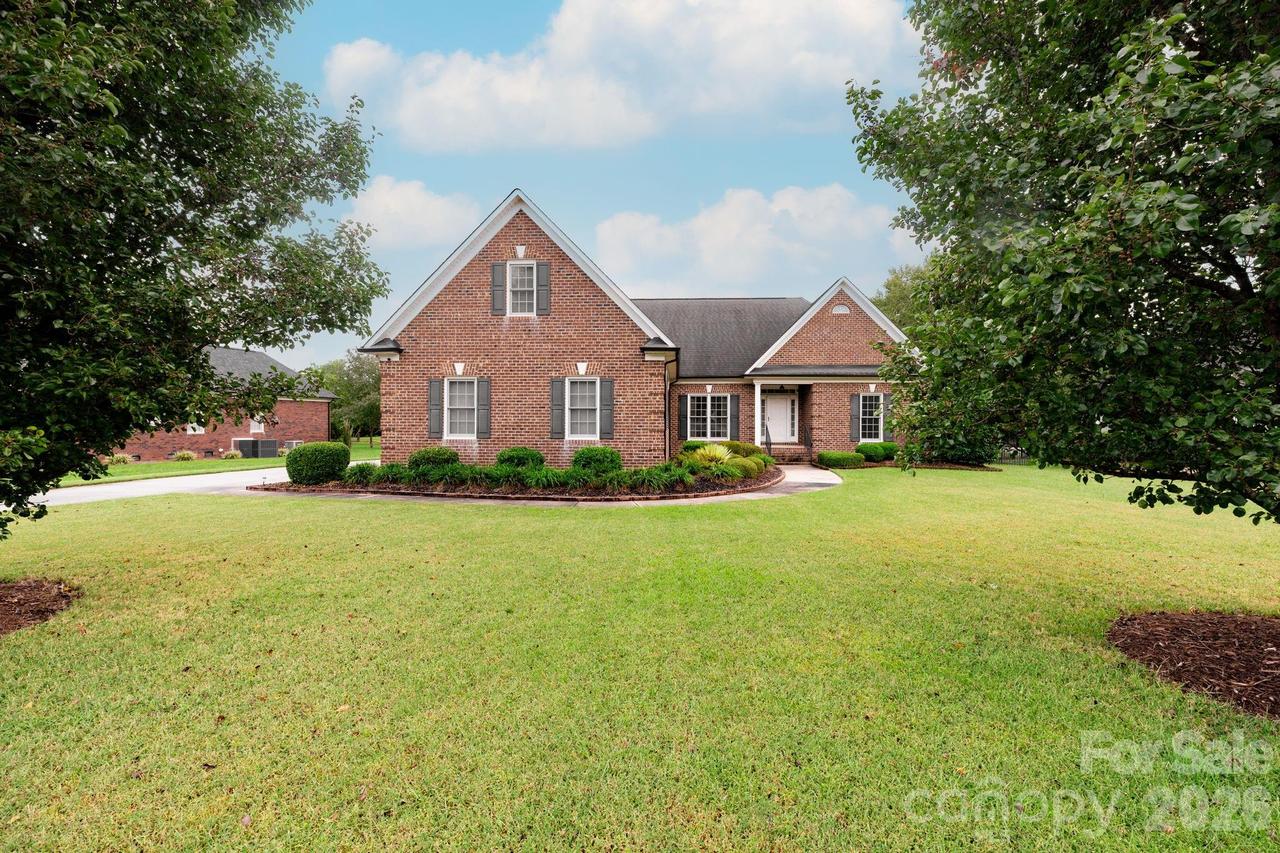 7060 Bovine Ln., Harrisburg, NC 28075
