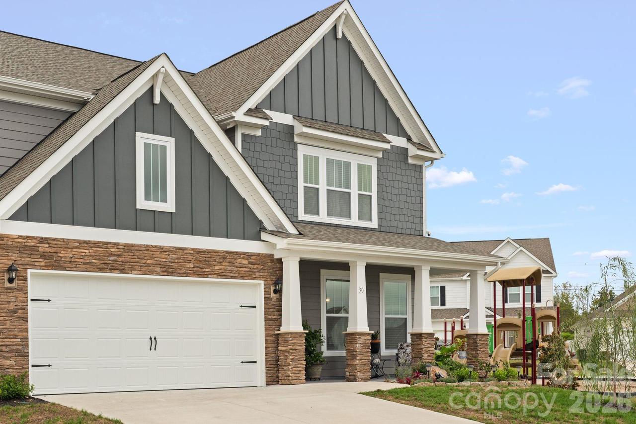 30 Silverthorne Ct., Hendersonville, NC 28792