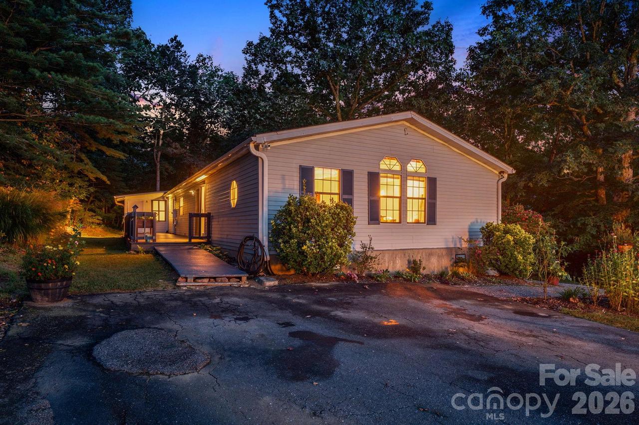 75 Cliffview Dr., Asheville, NC 28803