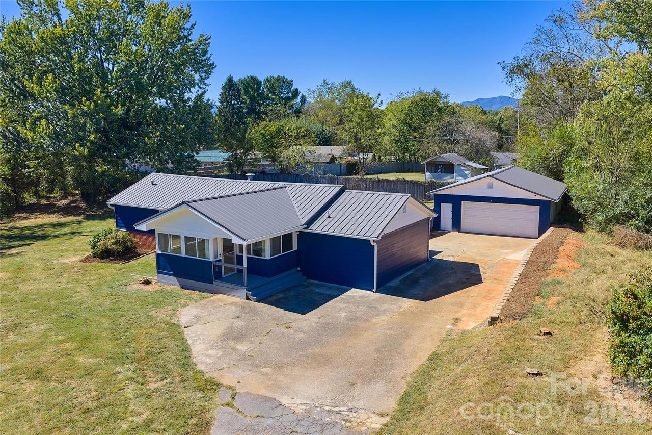 181 Moody Ave., Candler, NC 28715