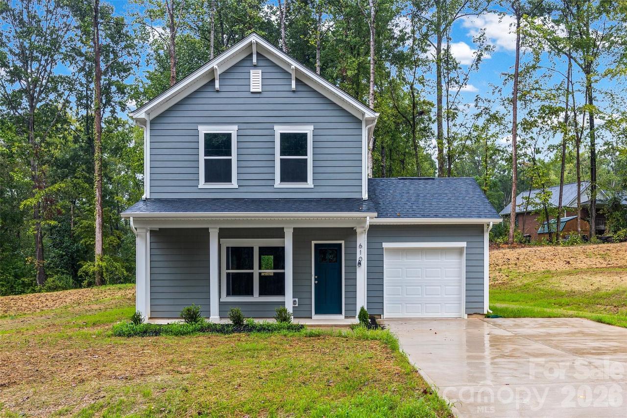 610 W Lewis St., Dallas, NC 28034