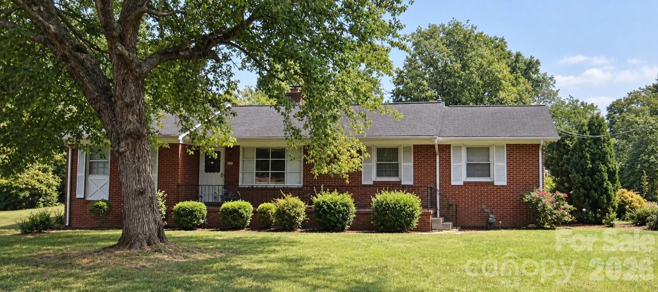 1416 36th Avenue Dr., Hickory, NC 28601