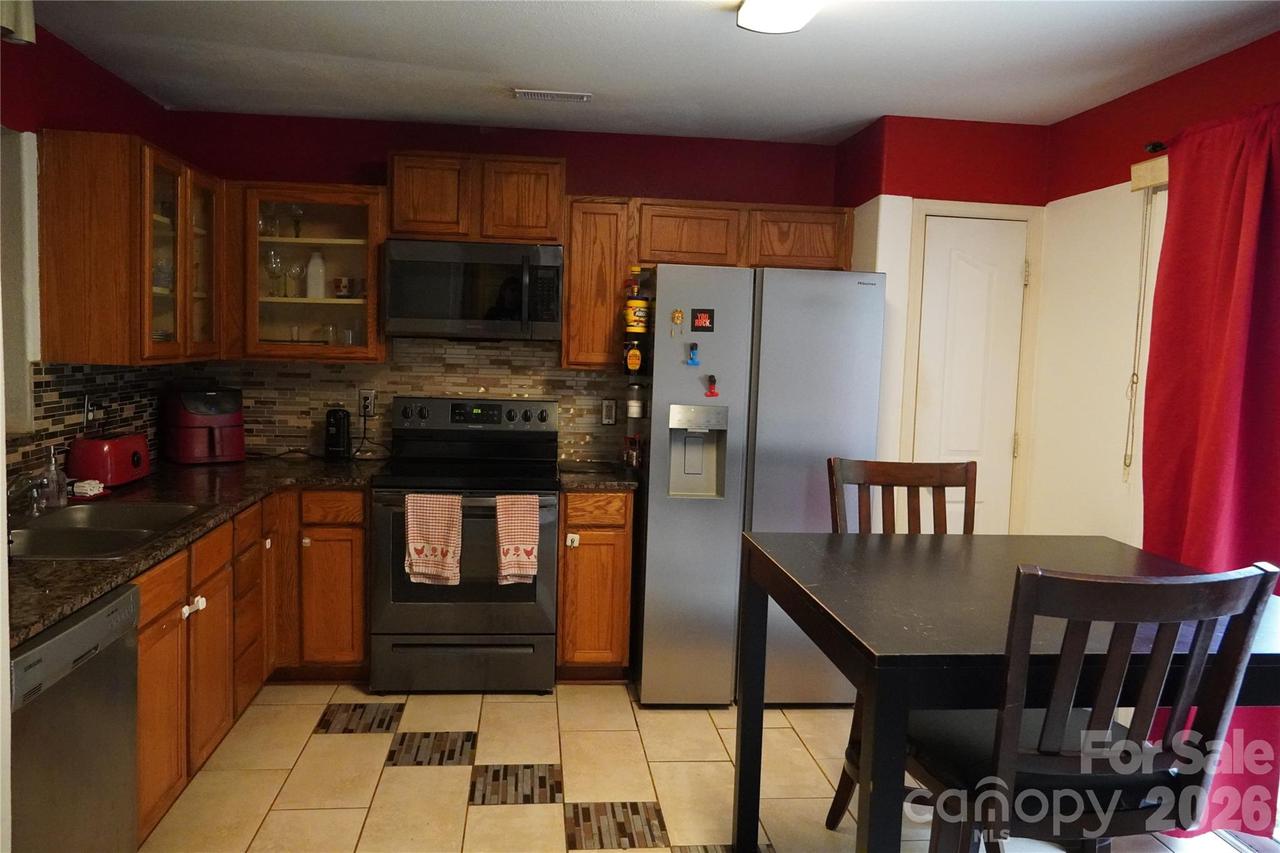 2740 Meadow Knoll Dr., Charlotte, NC 28269