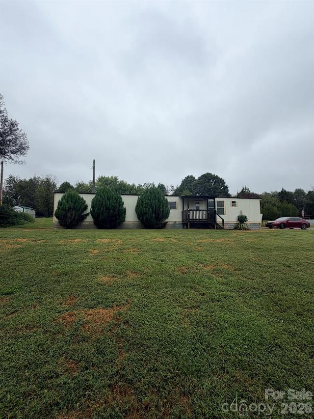 125 Deerfield Ln., Statesville, NC 28677