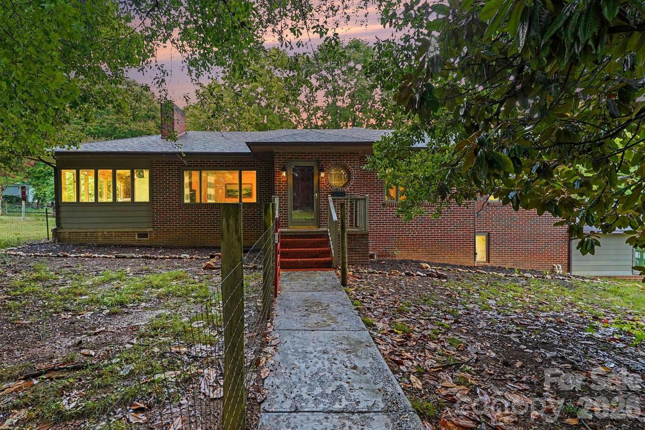 226 Pleasant Hill Dr., Elkin, NC 28621