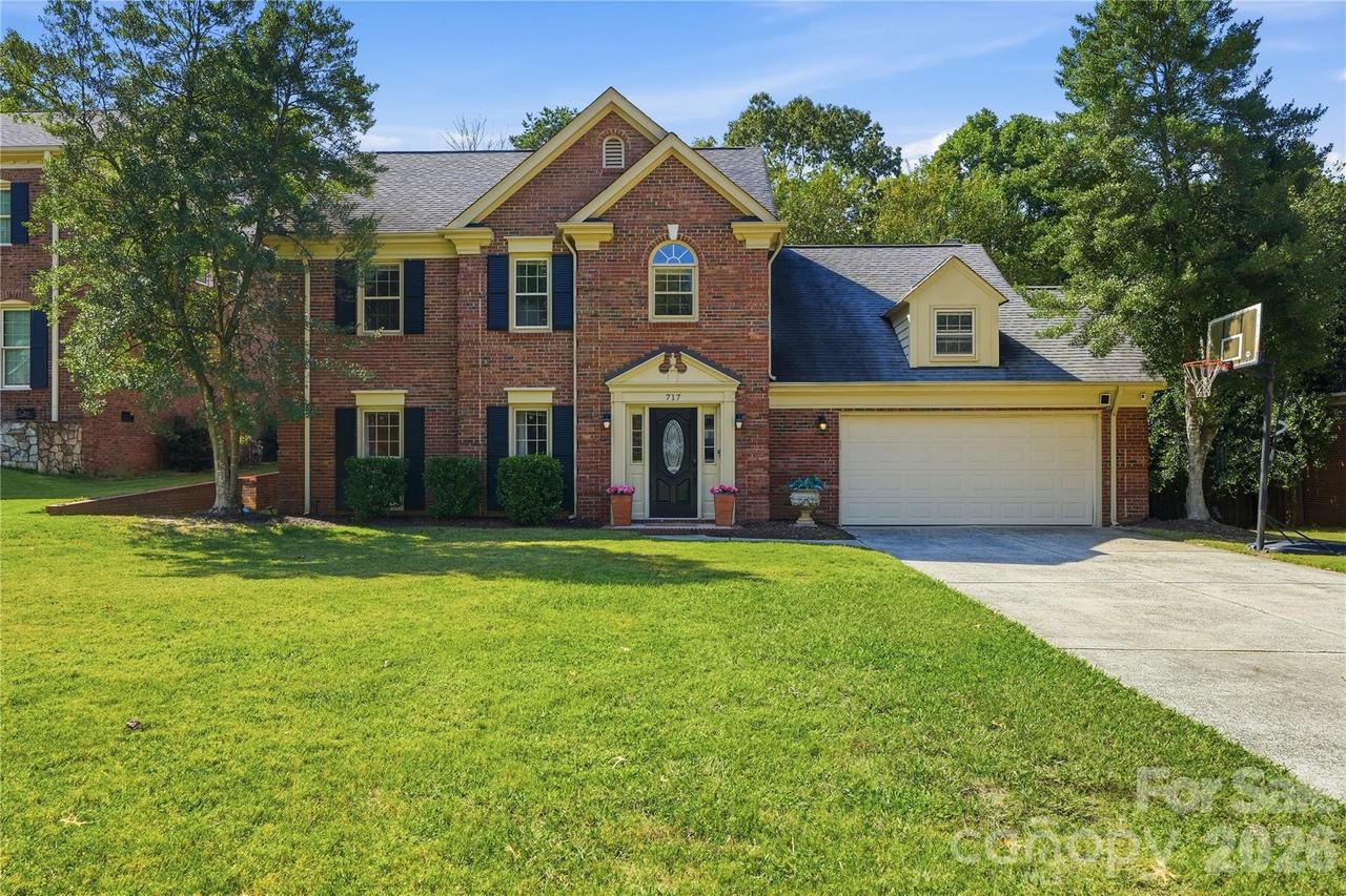 717 Fredricksburg Rd., Matthews, NC 28105