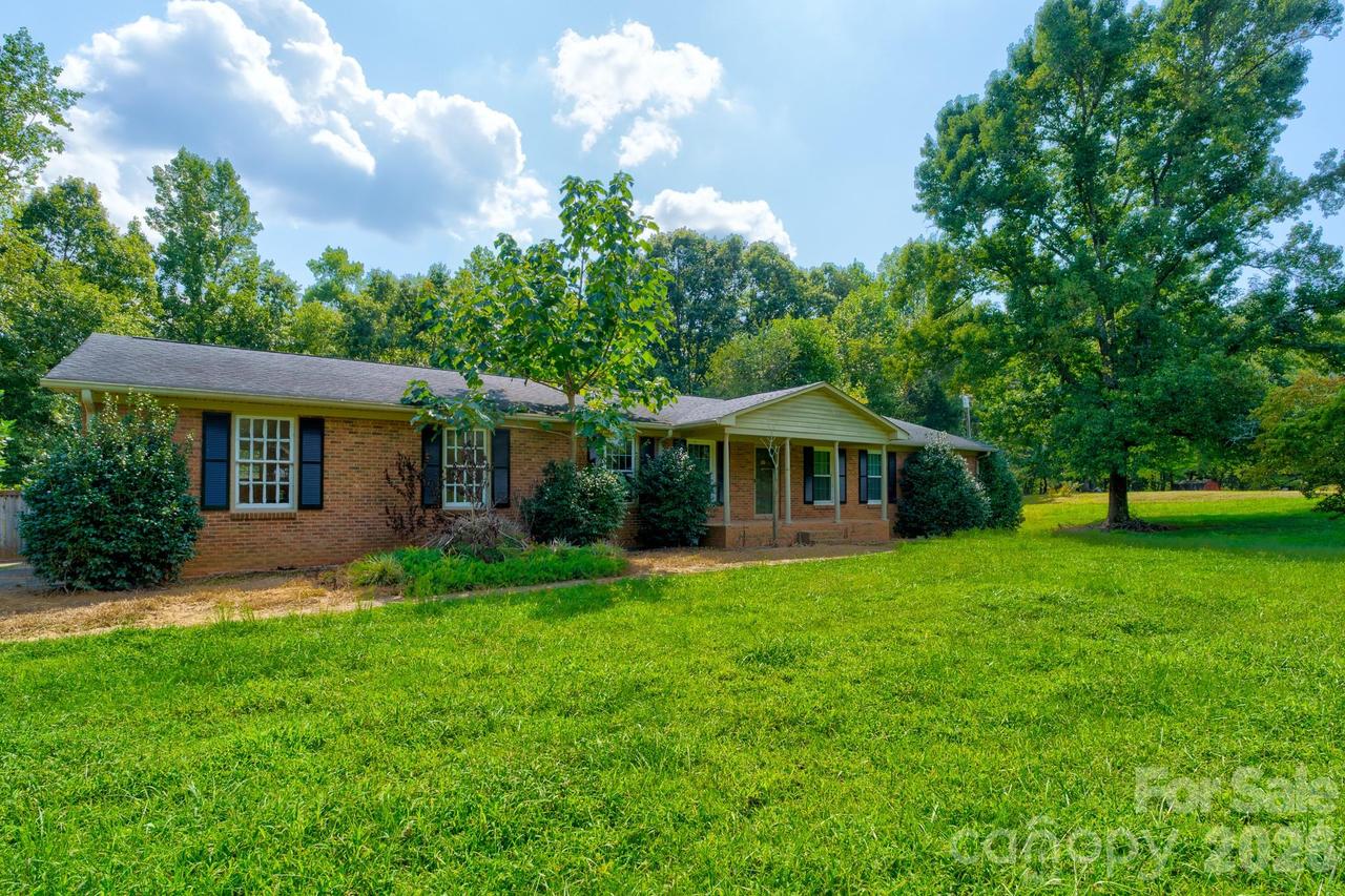 205 Forest Dellinger Rd., Bessemer City, NC 28016