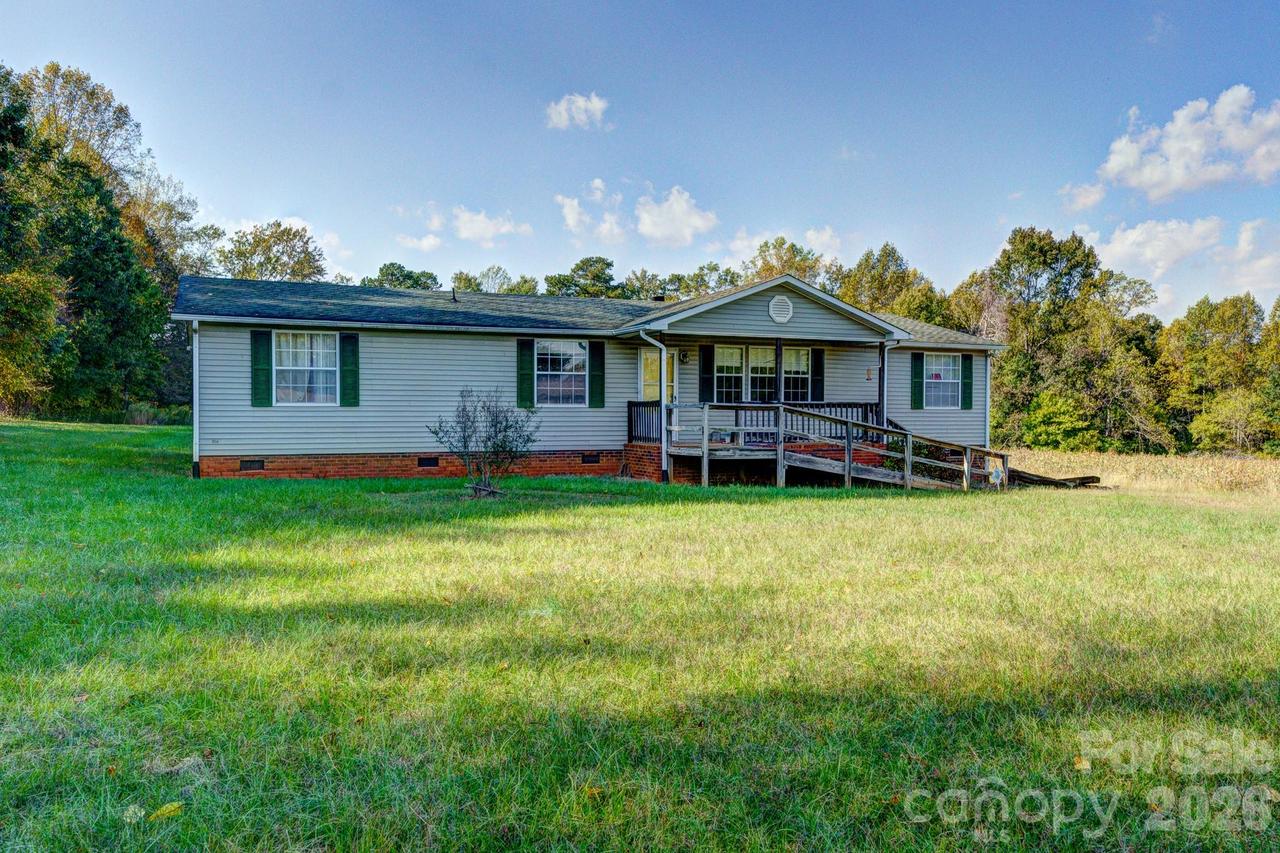171 Aderholdt Rd., Bessemer City, NC 28016