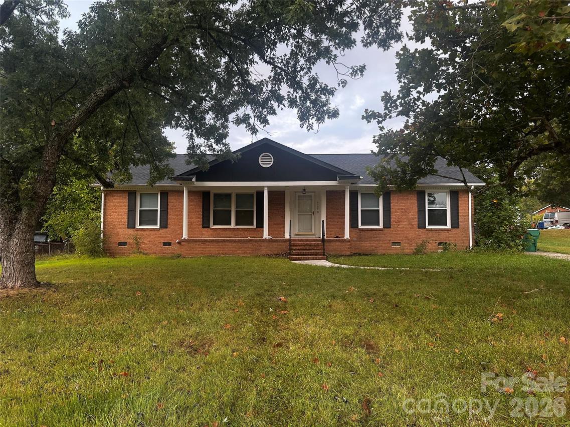 3105 Woodview Dr., High Point, NC 27265