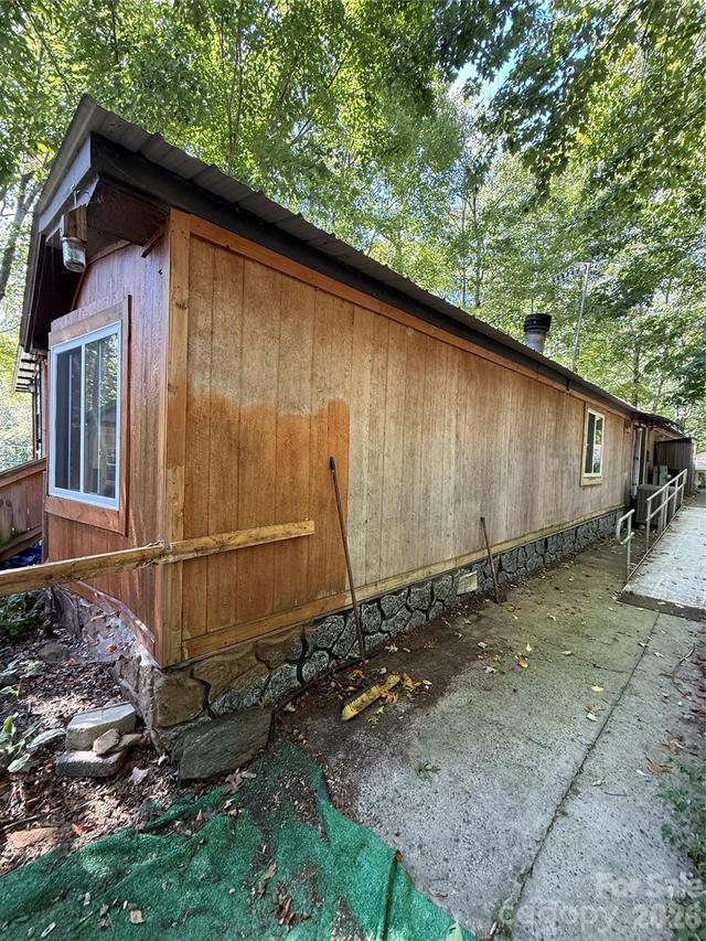111 Three Top St., West Jefferson, NC 28694
