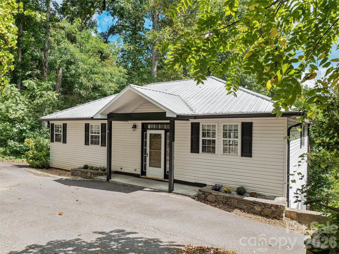 57 Mount Royal Dr., Arden, NC 28704