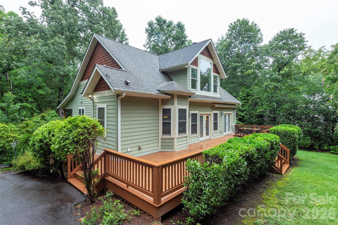 25 Deer Trail Way, Fairview, NC 28730