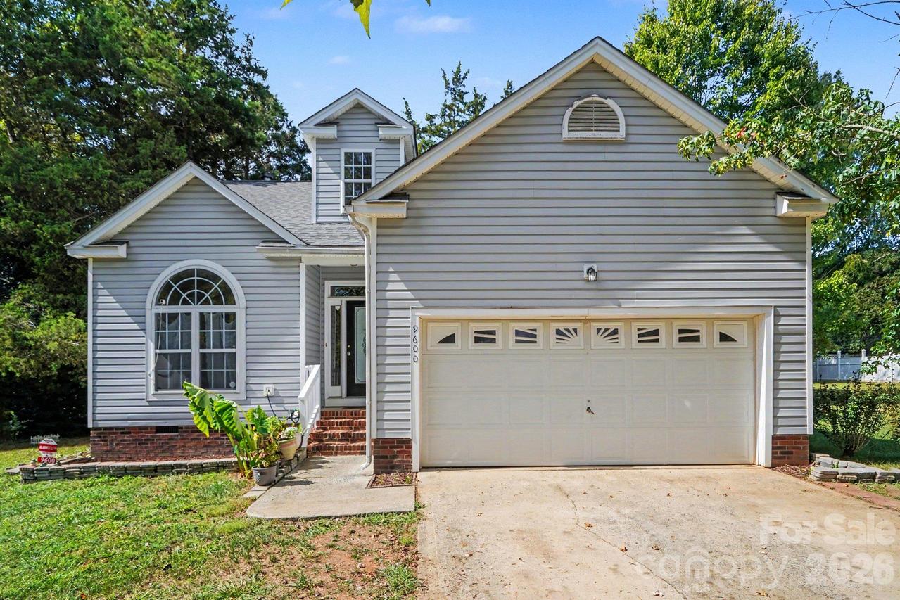 9600 Veronica Dr., Charlotte, NC 28215