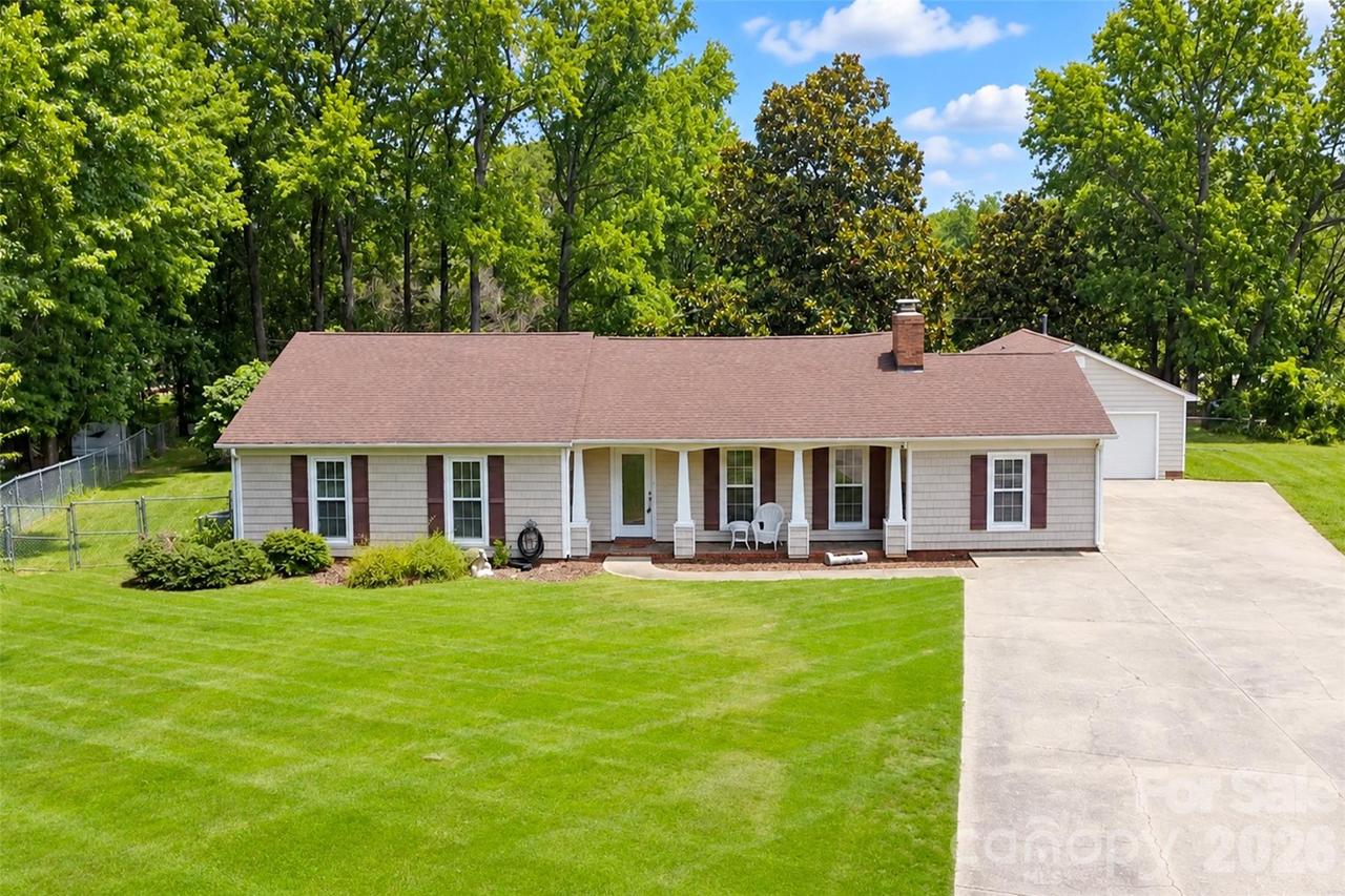 7904 Saddleview Ct., Charlotte, NC 28215