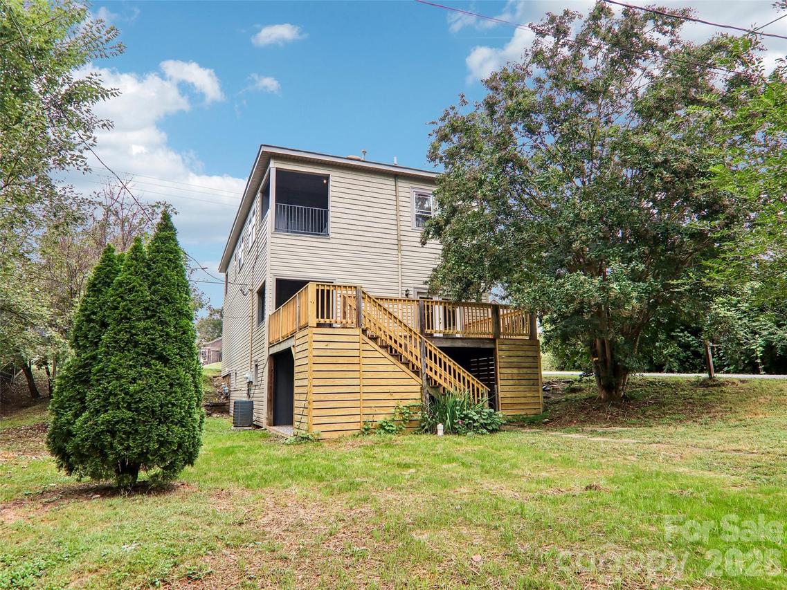 513 Fairview Rd., Asheville, NC 28803