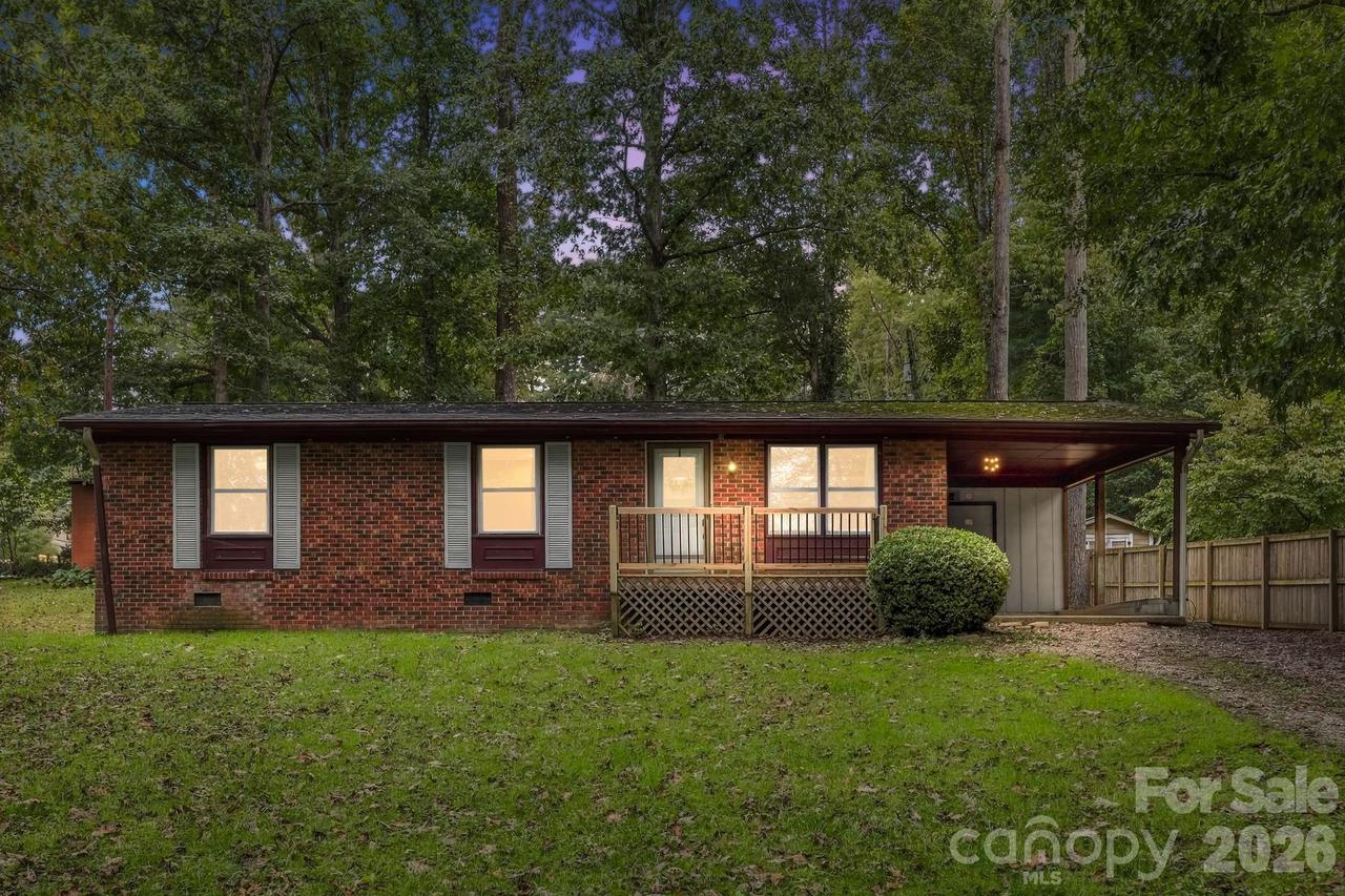 36 Medlin Ln., Flat Rock, NC 28731