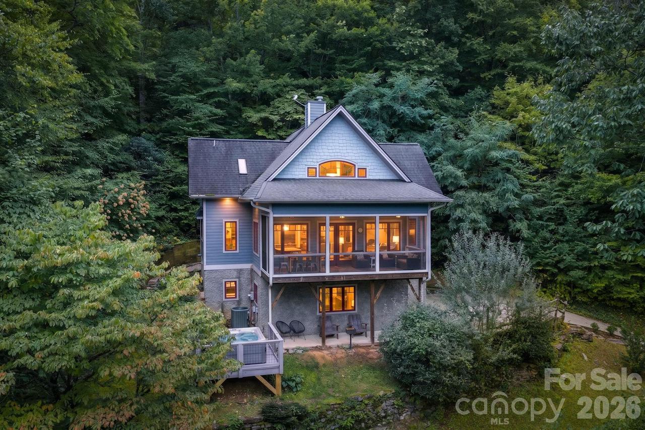 18 Wood Haven Ln., Black Mountain, NC 28711