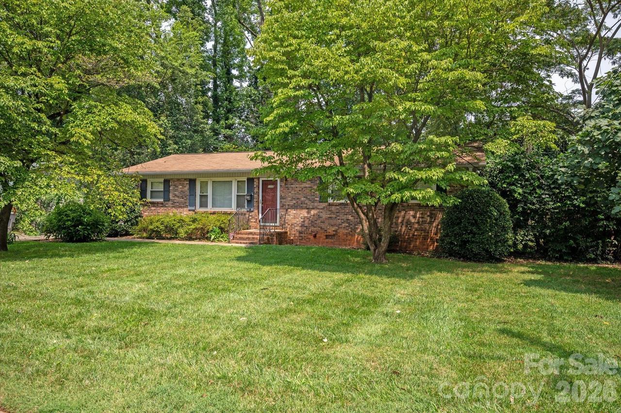 1115 Clawson Ct., Charlotte, NC 28209
