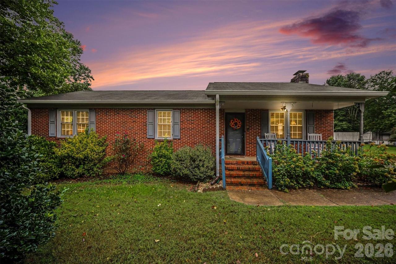 205 Wrentree Ln., Gastonia, NC 28056
