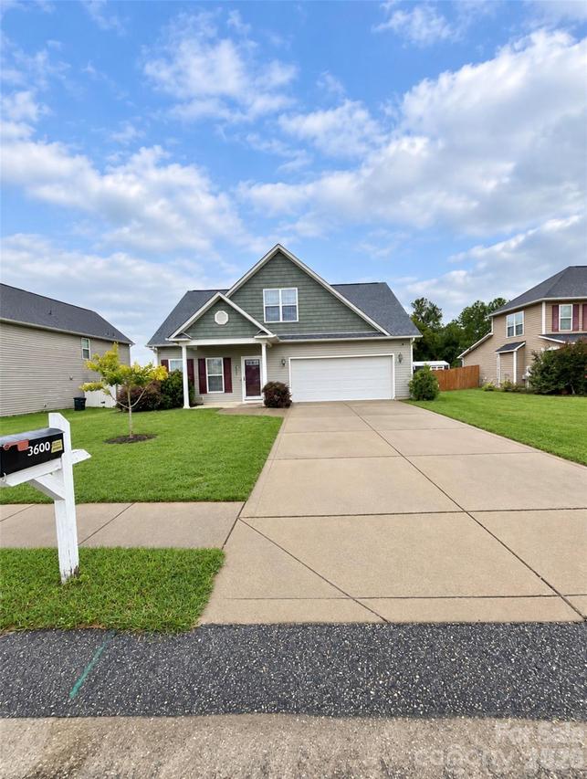 3600 Crosswinds Dr., Hope Mills, NC 28348