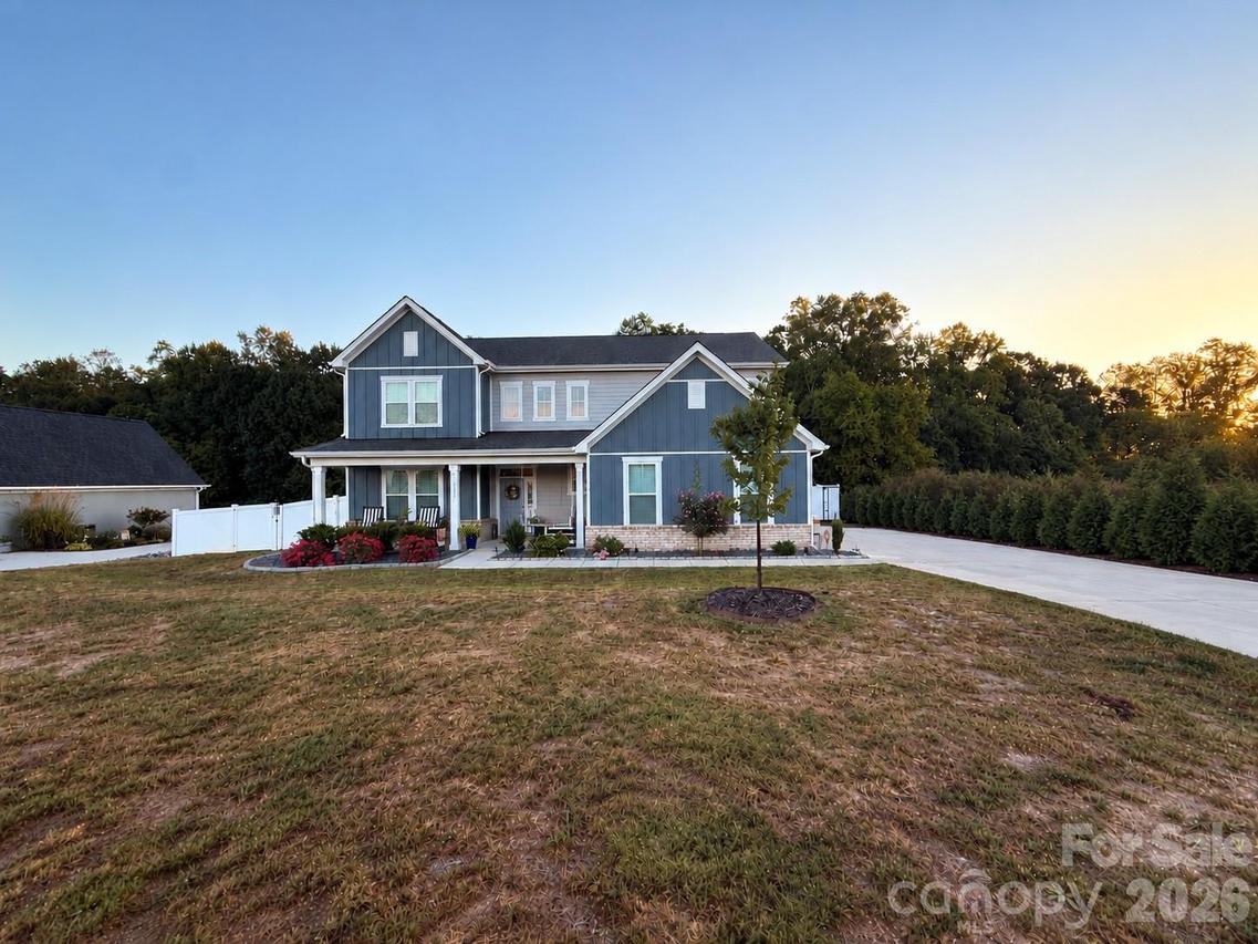 1305 Coppergate Dr., Salisbury, NC 28147