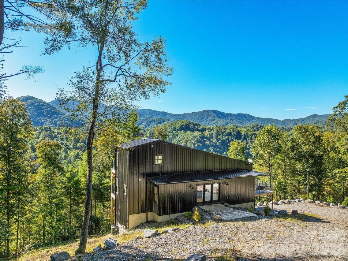 700 Sunnyside Dr., Marshall, NC 28753