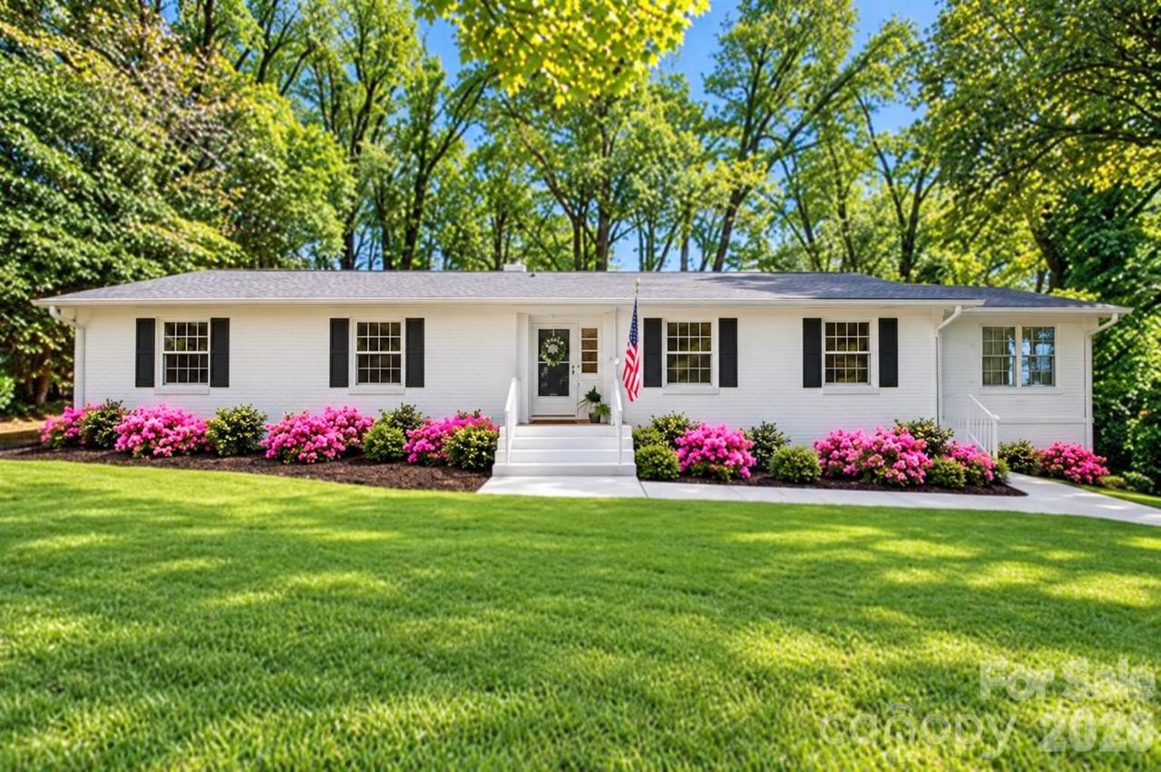7400 Oakwood Ln., Charlotte, NC 28215