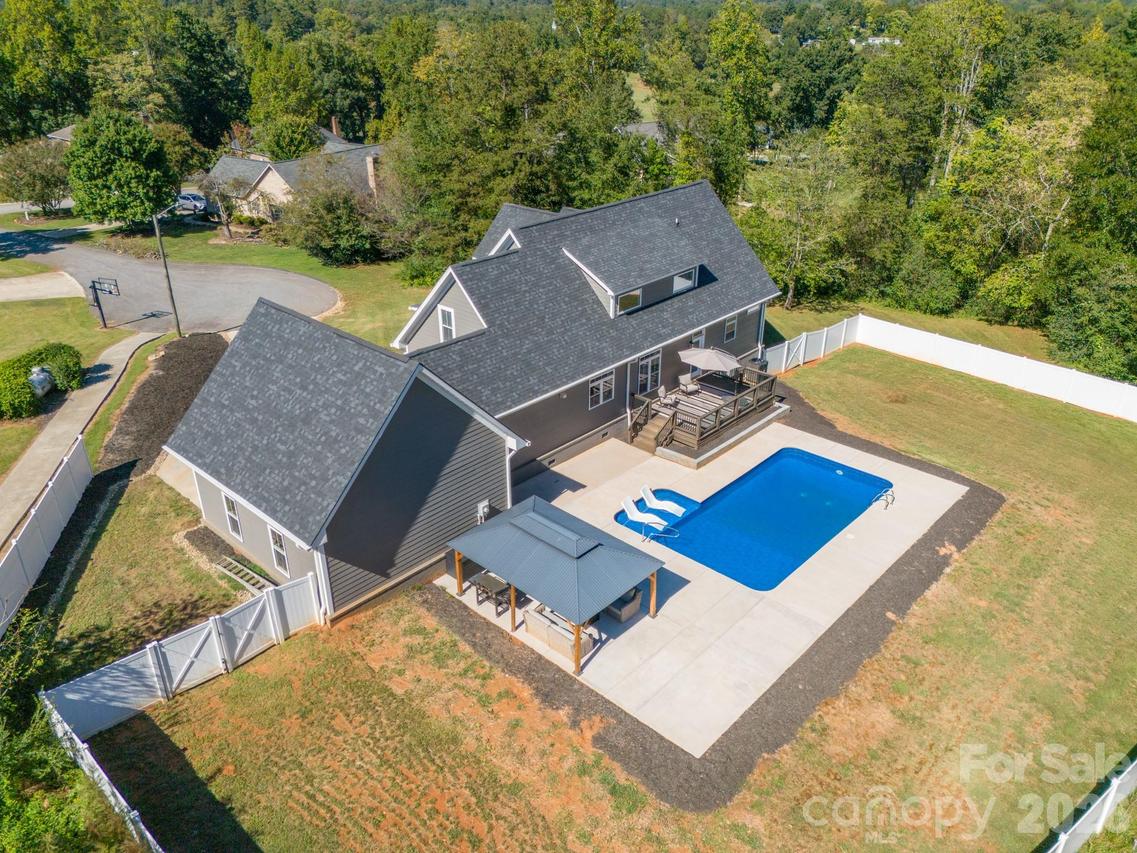 6 Leisure Cir., Granite Falls, NC 28630