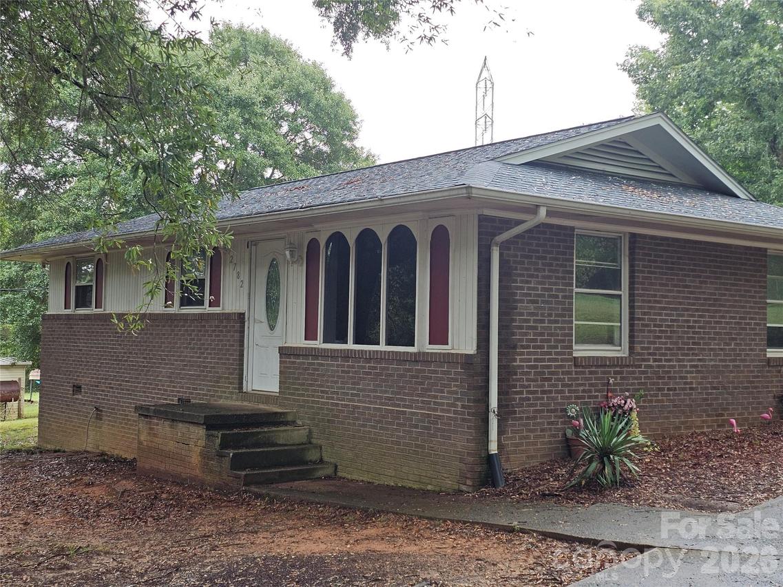 2782 West View St., Hickory, NC 28601
