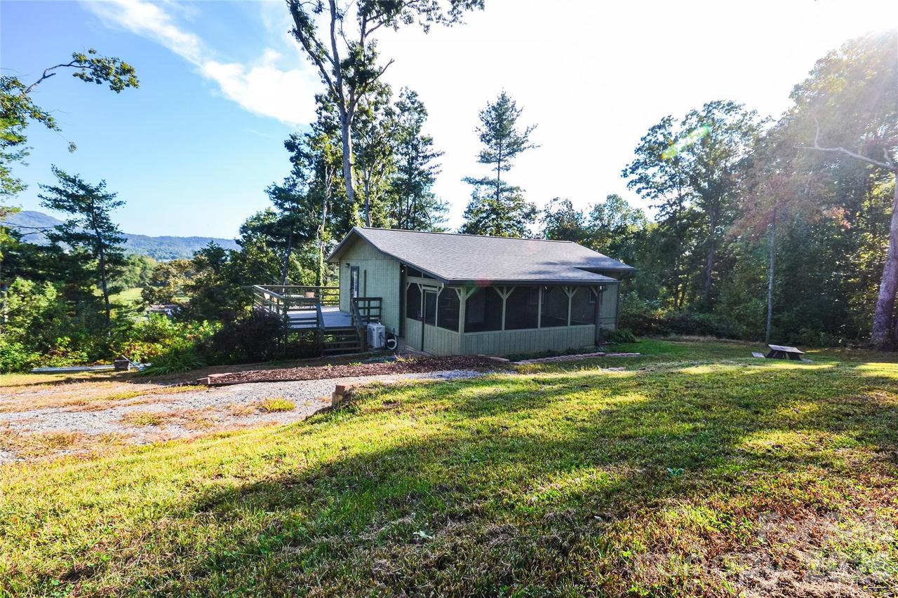 6 Mountain Oaks Dr., Fletcher, NC 28732