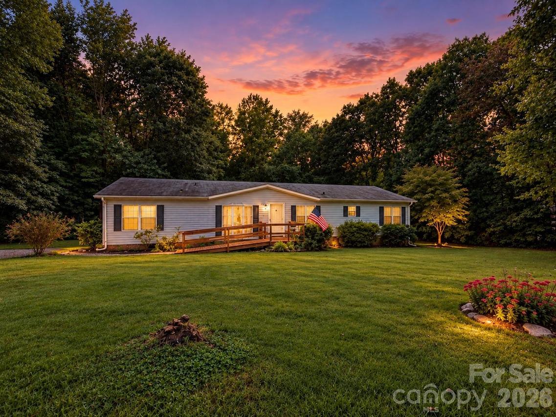 121 Haystack Ln., Olin, NC 28660